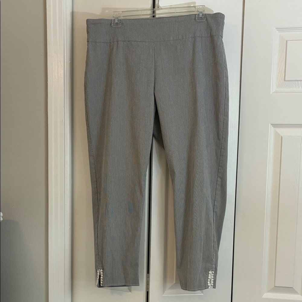 Crown & Ivy Cropped Dress Pants with cuff detail. Size 16 W